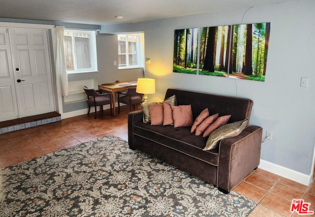 Dining room, Interior, Recessed Lighting