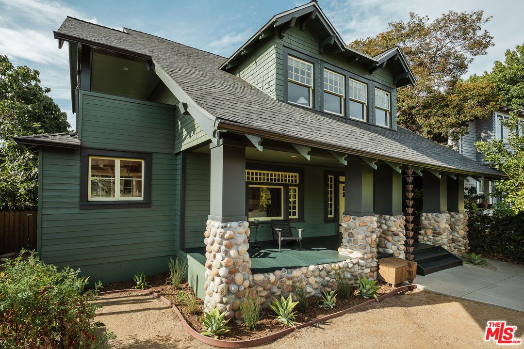 Exterior, Facade, American Craftsman