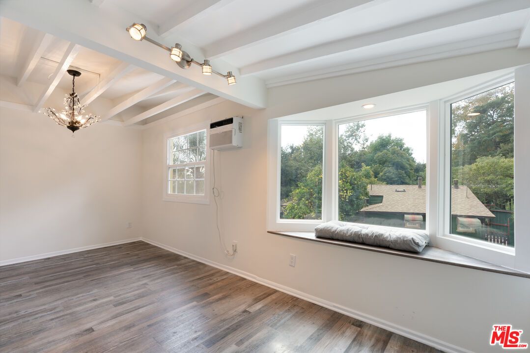 Empty room, Interior, Pendant Lights, Wood Texture Flooring