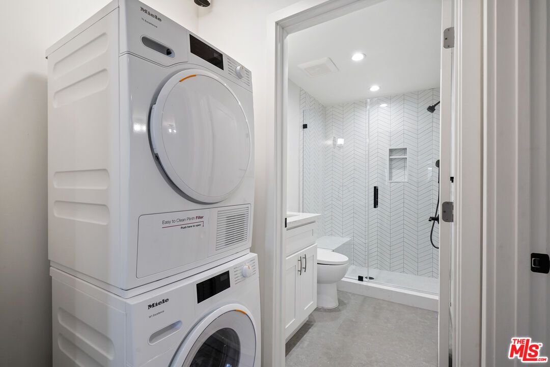 Bathroom, Interior, Recessed Lighting, Utility Closets, Washer
