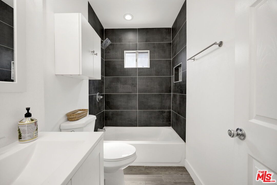 Bathroom, Interior, Recessed Lighting, Wood Texture Flooring