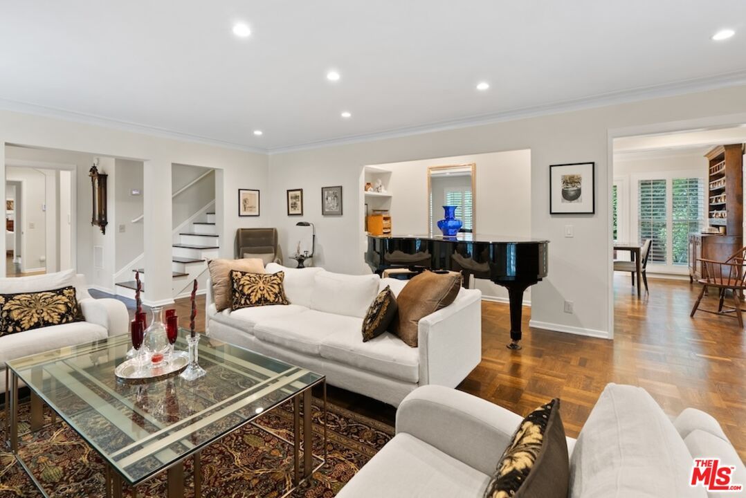 Dining room, Interior, Living room, Piano, Recessed Lighting, Wood Texture Flooring