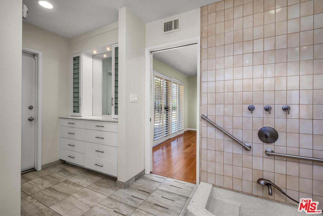 Bathroom, Interior, Recessed Lighting, Wood Texture Flooring