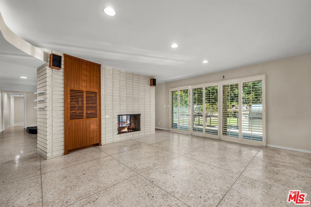 Empty room, Fireplace, Interior, Recessed Lighting