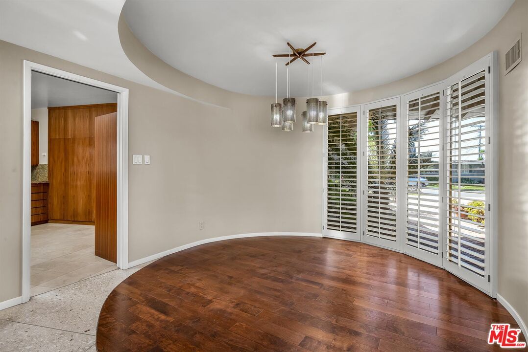 Empty room, Interior, Pendant Lights, Wood Texture Flooring