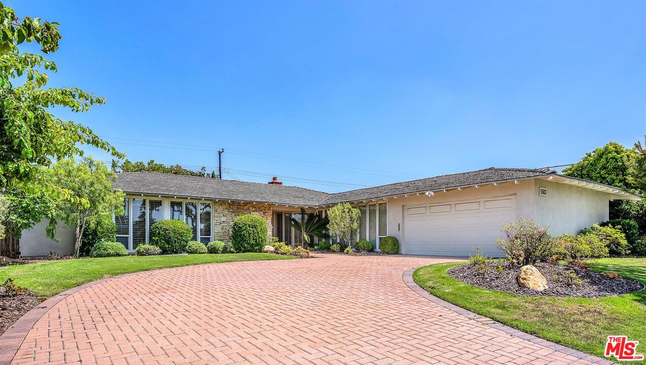 Attached, Backyard, Exterior, Facade, Ranch