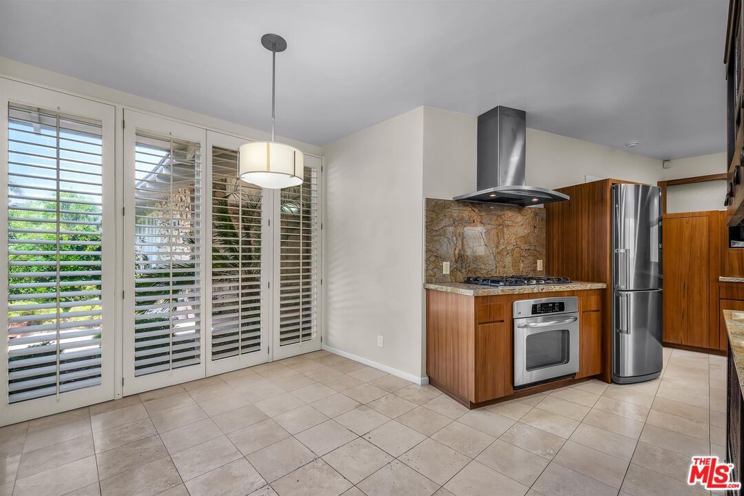 Interior, Kitchen, Pendant Lights, Stainless Steel Appliances