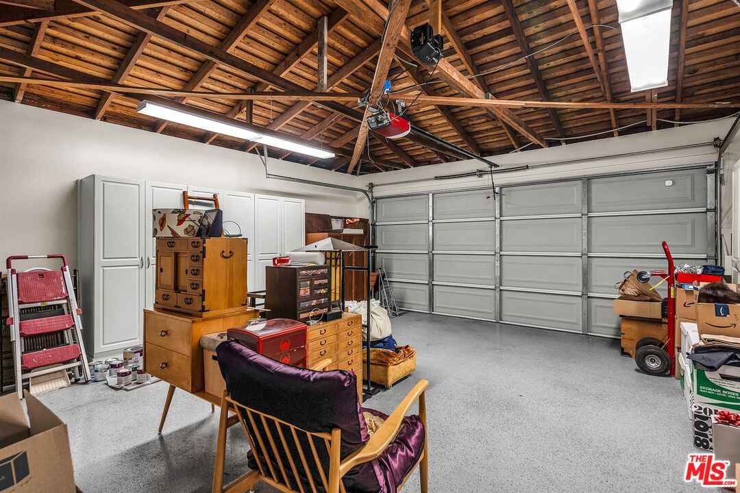 Garage, Interior, Wooden Beams, Wooden Ceilings