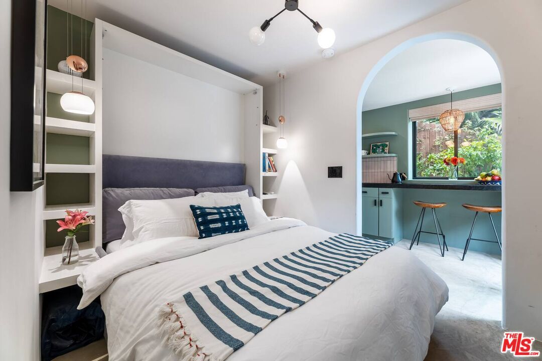 Bedroom, Interior, Pendant Lights