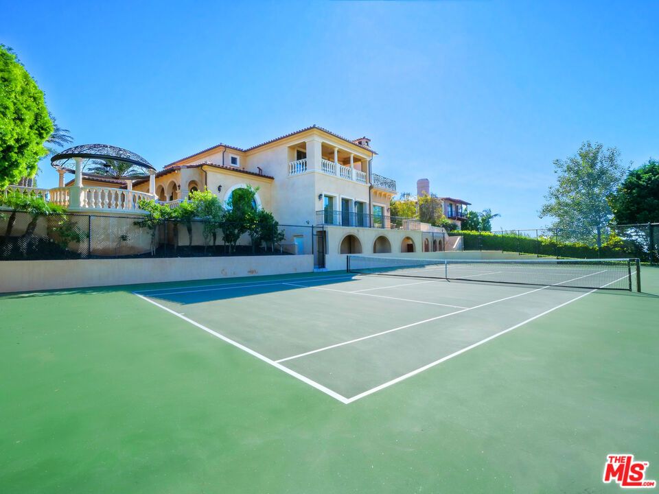 Exterior, Tennis Courts