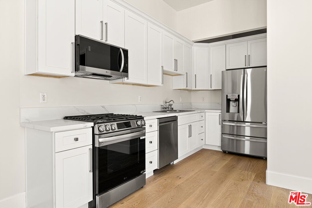 Interior, Kitchen, Stainless Steel Appliances, Wood Texture Flooring