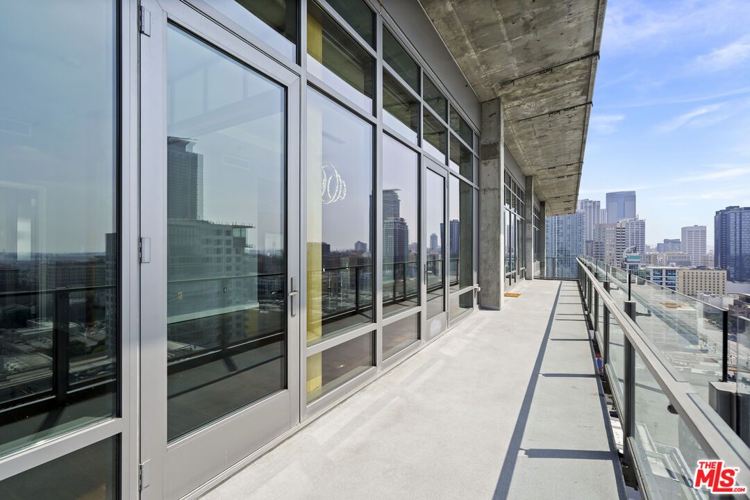 Exterior, Other, Skyline