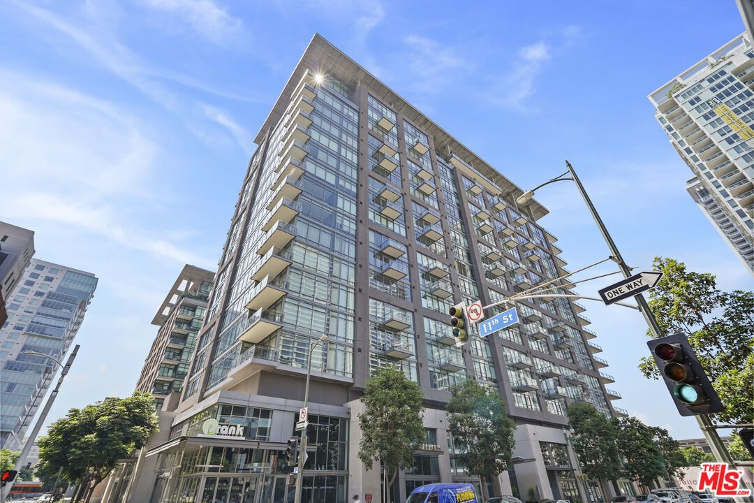 Exterior, Facade, Condo Building