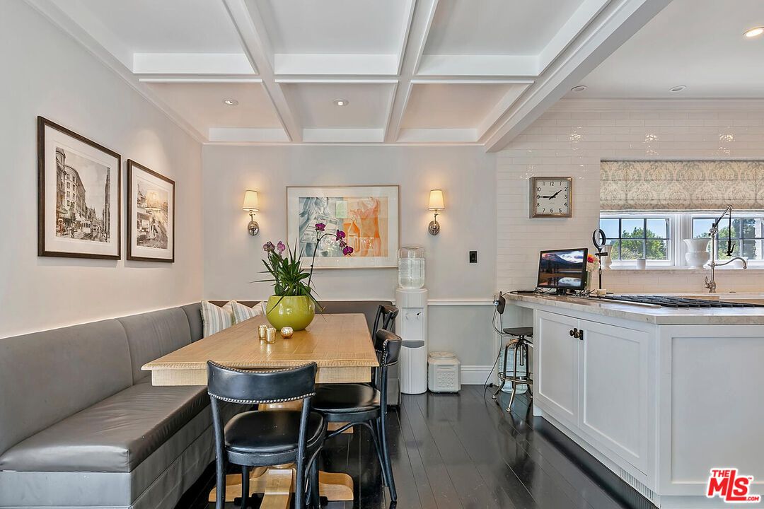 Dining room, Interior, Kitchen, Recessed Lighting, Wood Texture Flooring