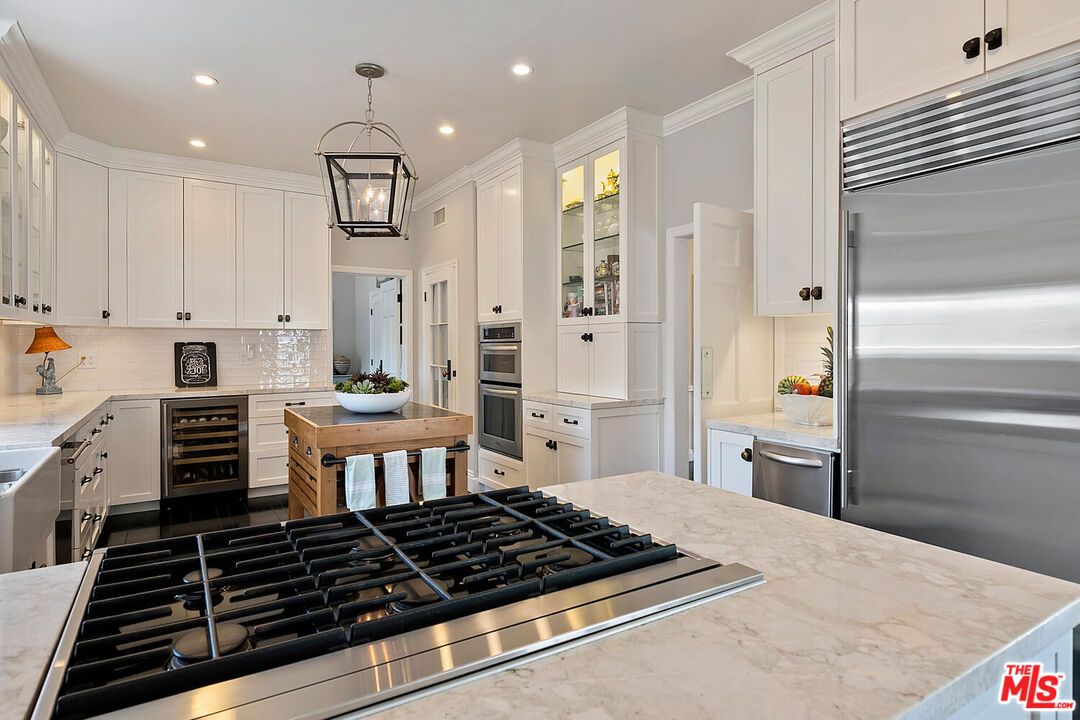 Interior, Kitchen, Pendant Lights, Recessed Lighting, Stainless Steel Appliances