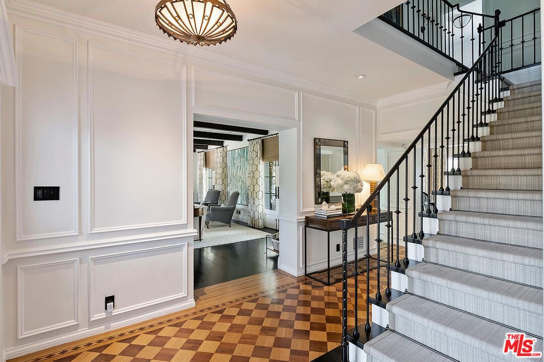 Interior, Pendant Lights, Recessed Lighting, Wood Texture Flooring