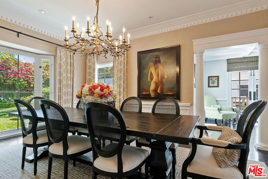 Chandelier, Dining room, Interior, Recessed Lighting, Wood Texture Flooring