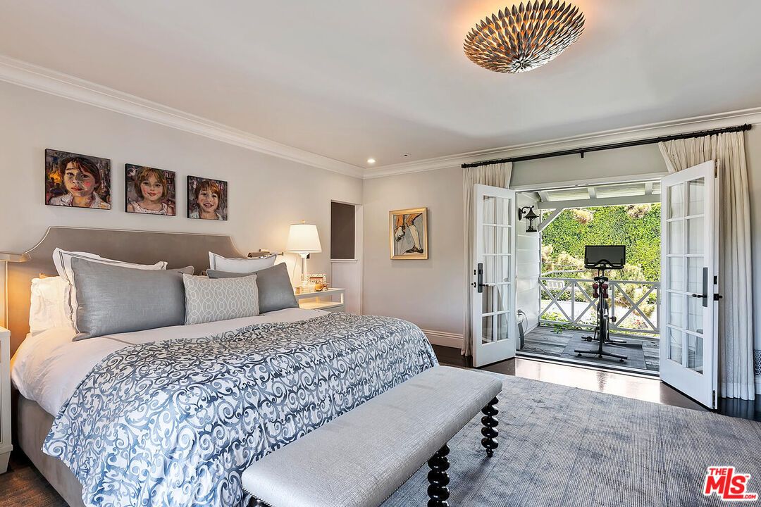 Bedroom, Fitness Equipment, Interior, Recessed Lighting, Wood Texture Flooring