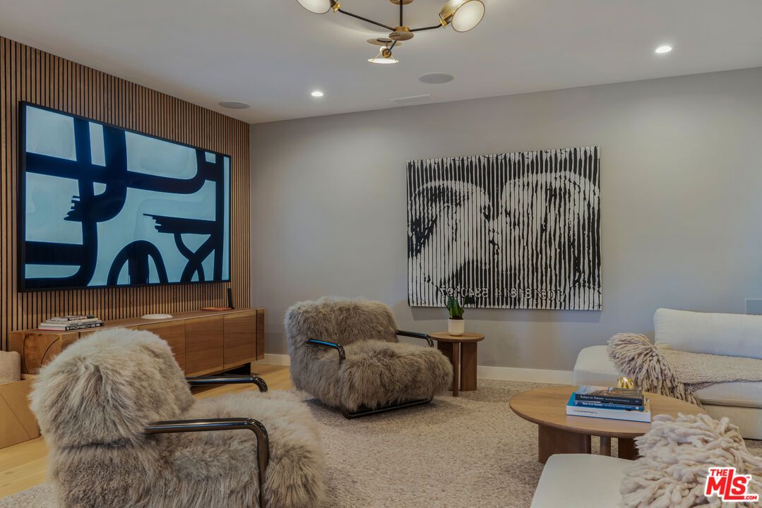 Interior, Projection Screen, Recessed Lighting