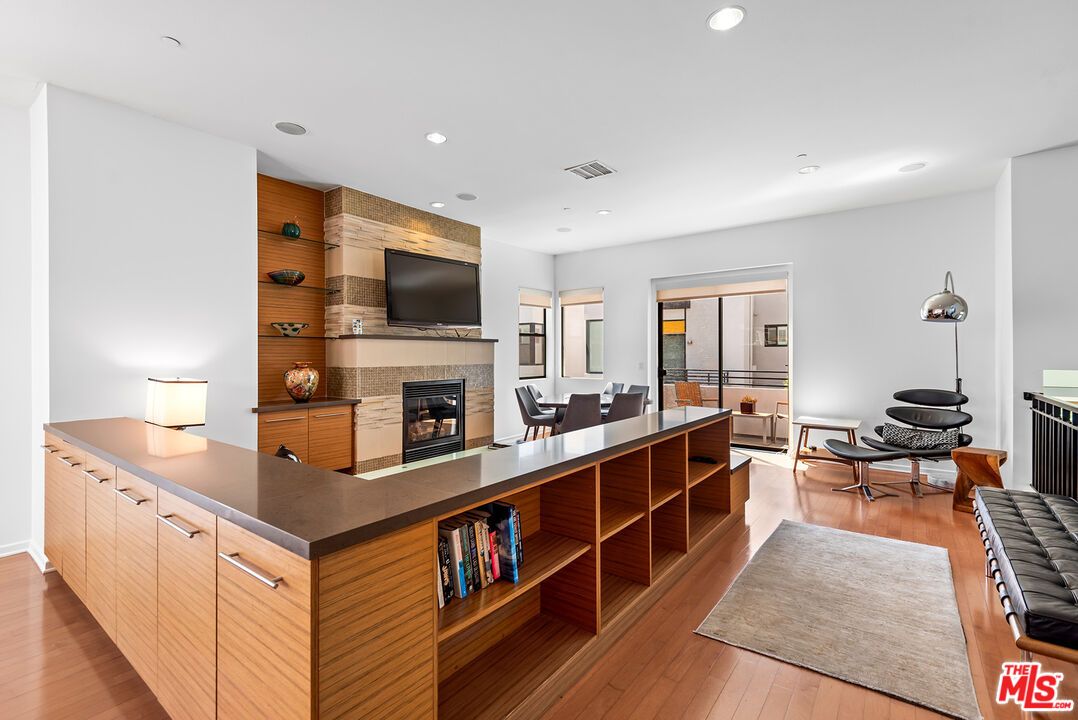 Dining room, Fireplace, Interior, Recessed Lighting, Wood Texture Flooring