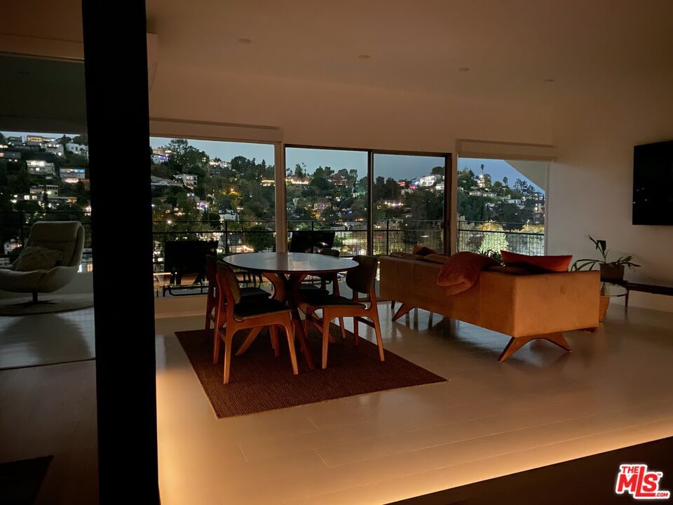 Dining room, Interior, Recessed Lighting