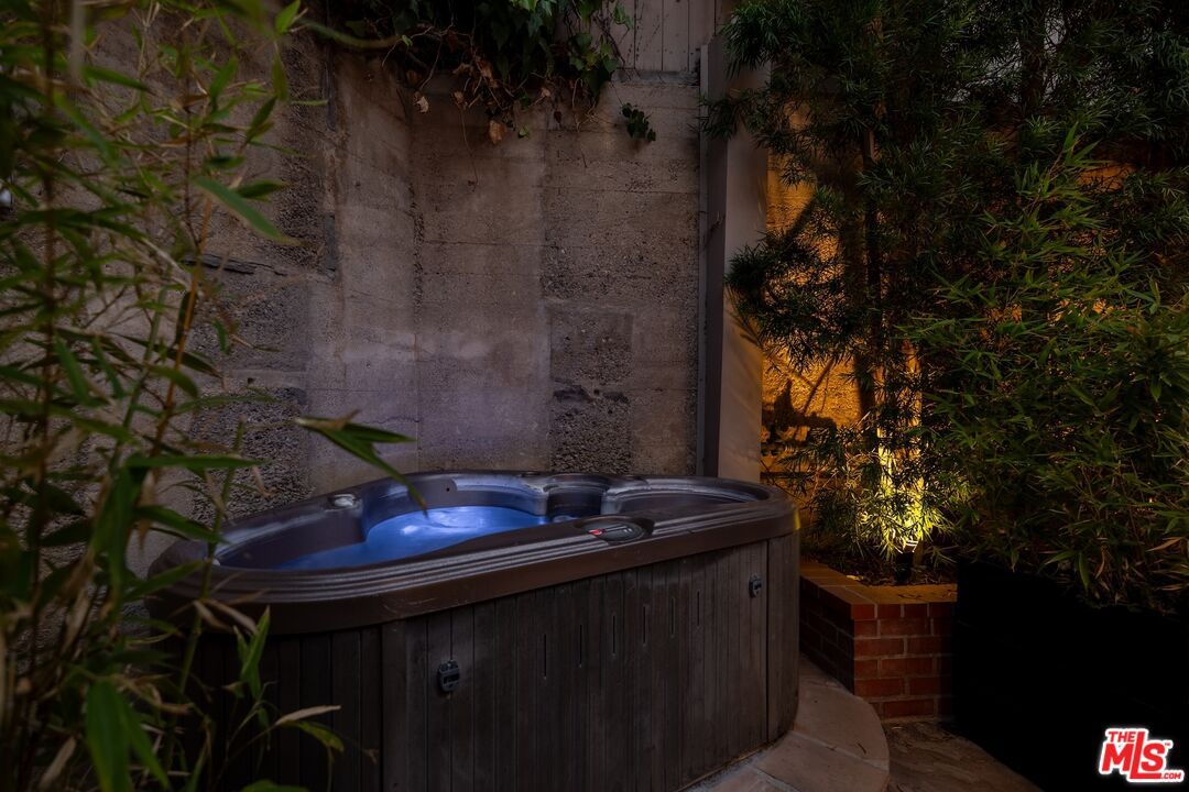 Exterior, Hot Tub