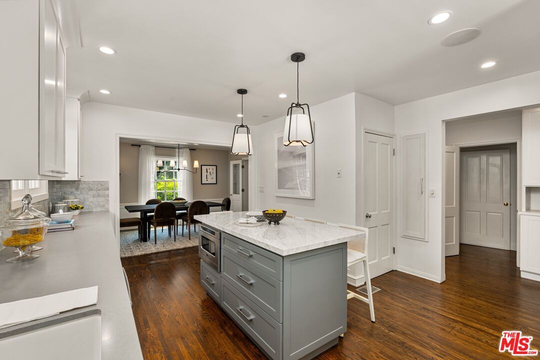 Dining room, Interior, Kitchen, Pendant Lights, Recessed Lighting, Wood Texture Flooring