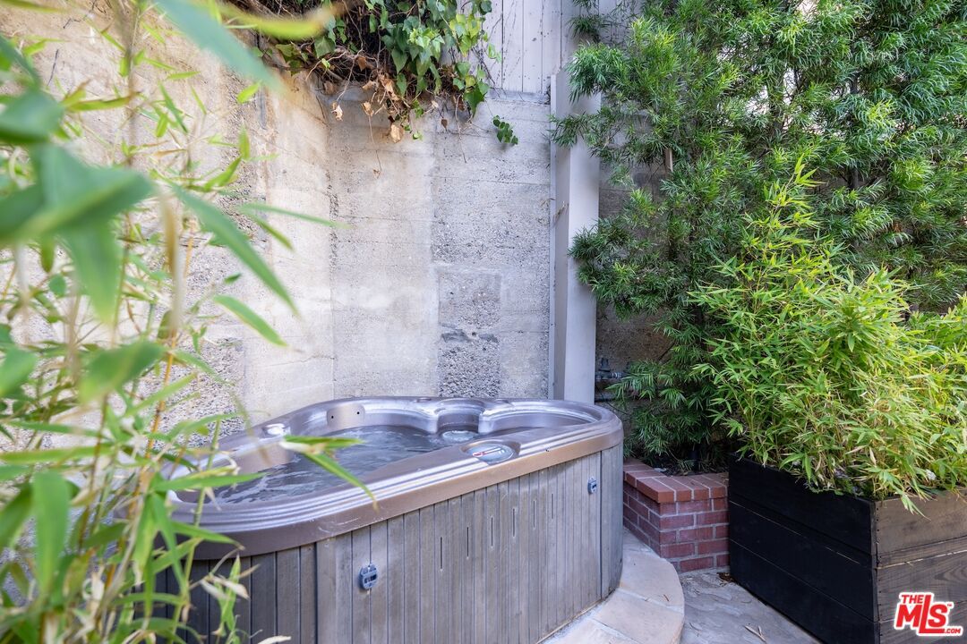 Exterior, Hot Tub