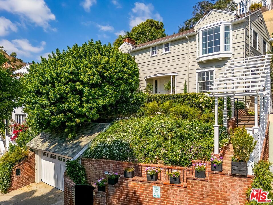 Detached Garage, Exterior