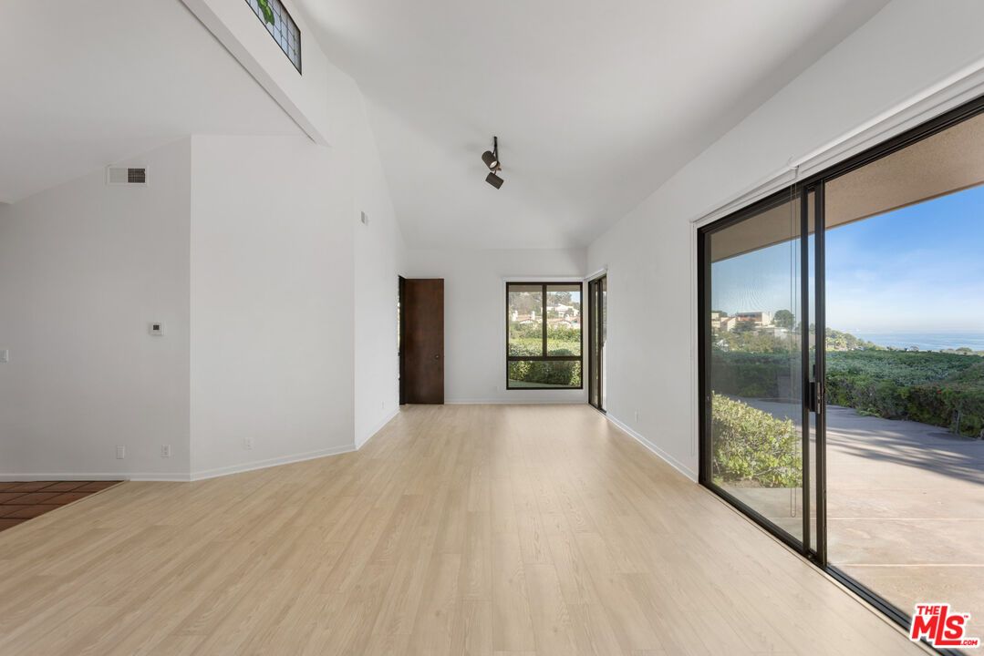 Empty room, Interior, Water, Wood Texture Flooring