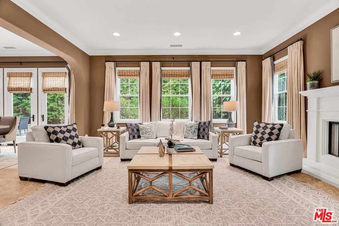 Fireplace, Interior, Living room, Recessed Lighting