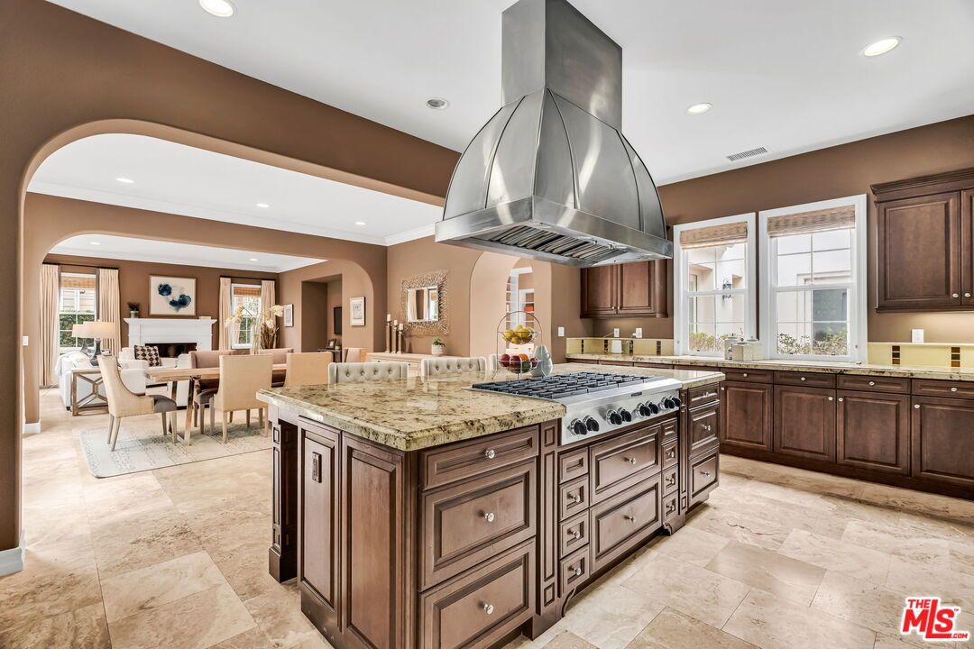 Dining room, Interior, Kitchen, Recessed Lighting, Stainless Steel Appliances