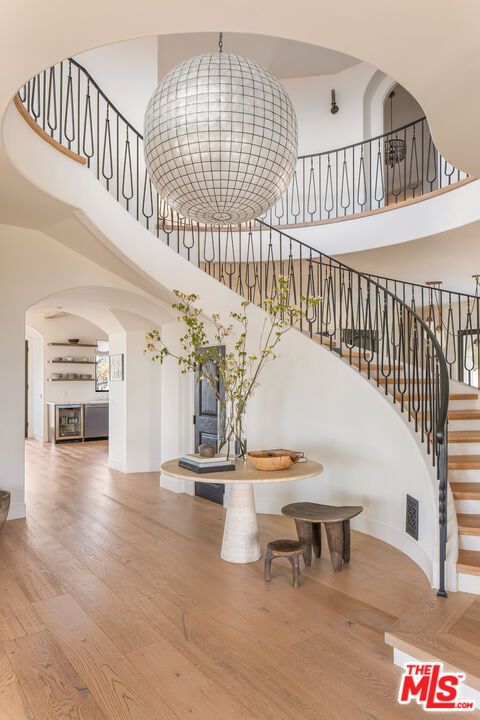 Interior, Pendant Lights, Wood Texture Flooring