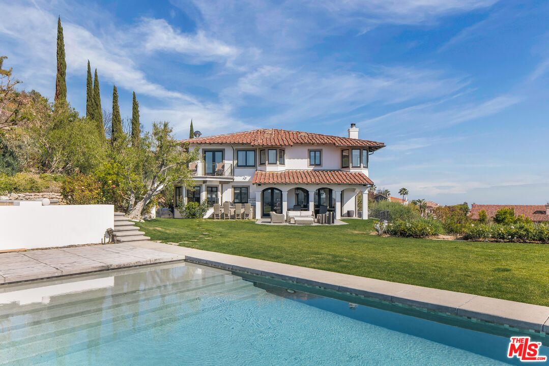 Backyard, Exterior, Pool