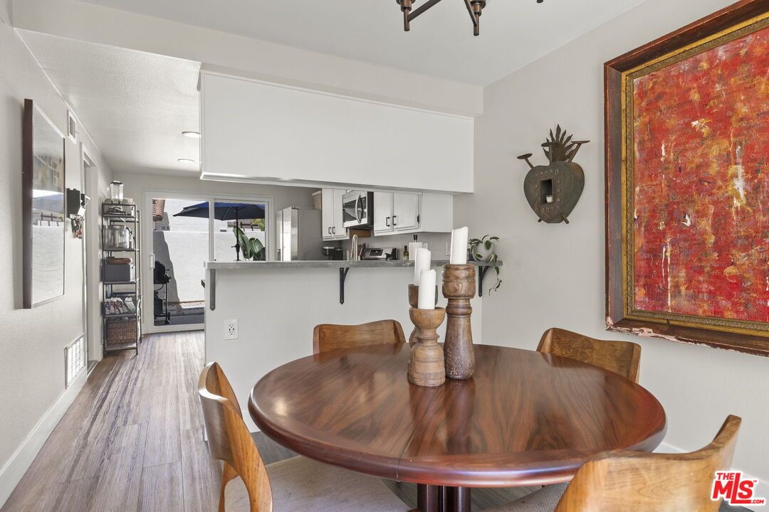 Dining room, Interior, Kitchen, Recessed Lighting, Wood Texture Flooring