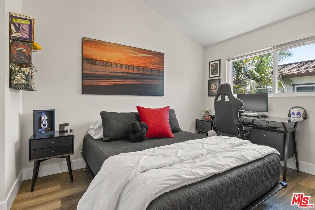 Bedroom, Home Office, Interior, Wood Texture Flooring