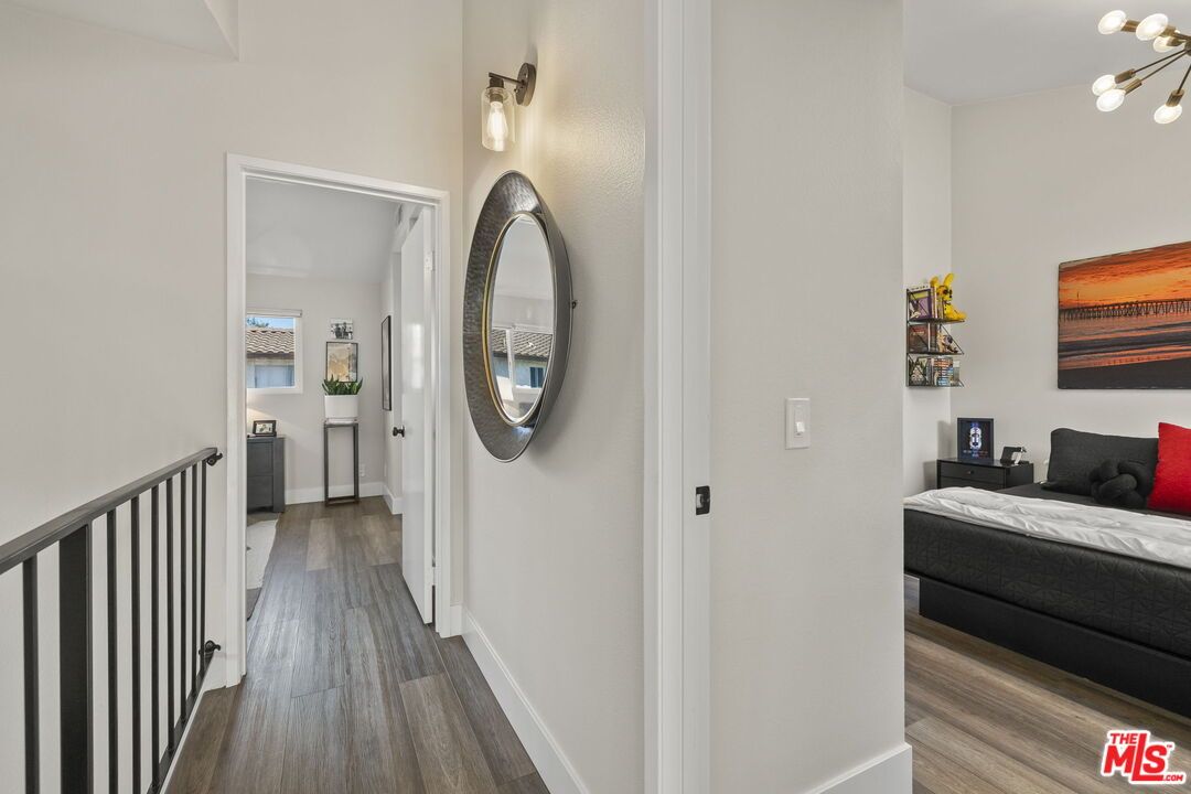 Bedroom, Interior, Pendant Lights, Wood Texture Flooring