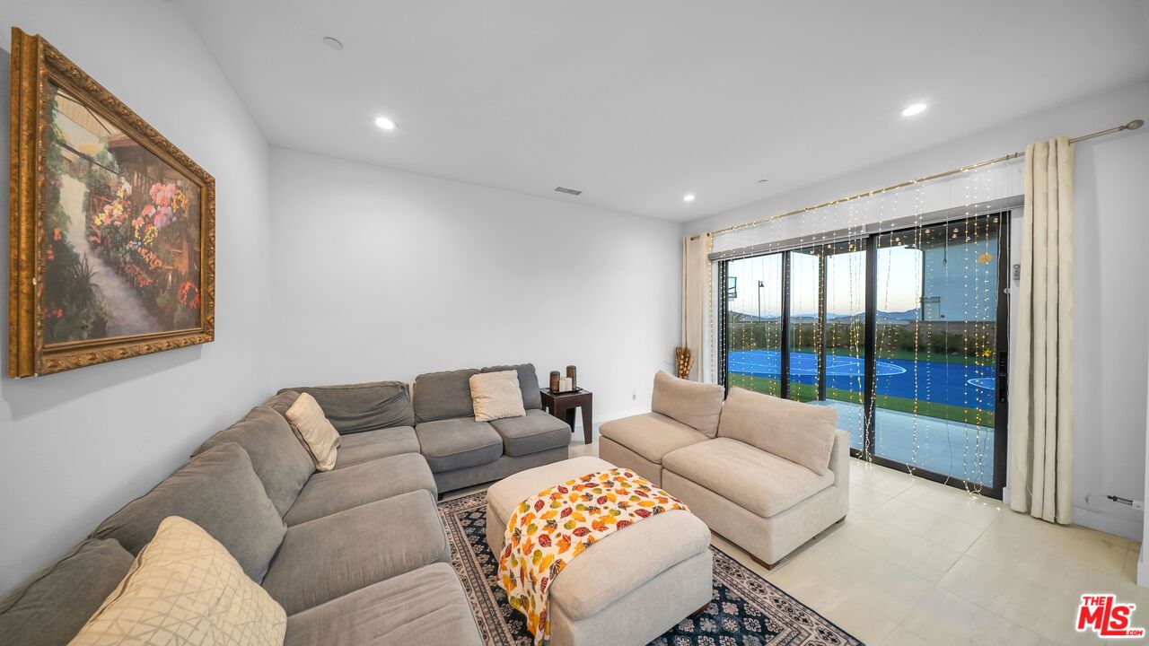 Interior, Living room, Recessed Lighting, Water