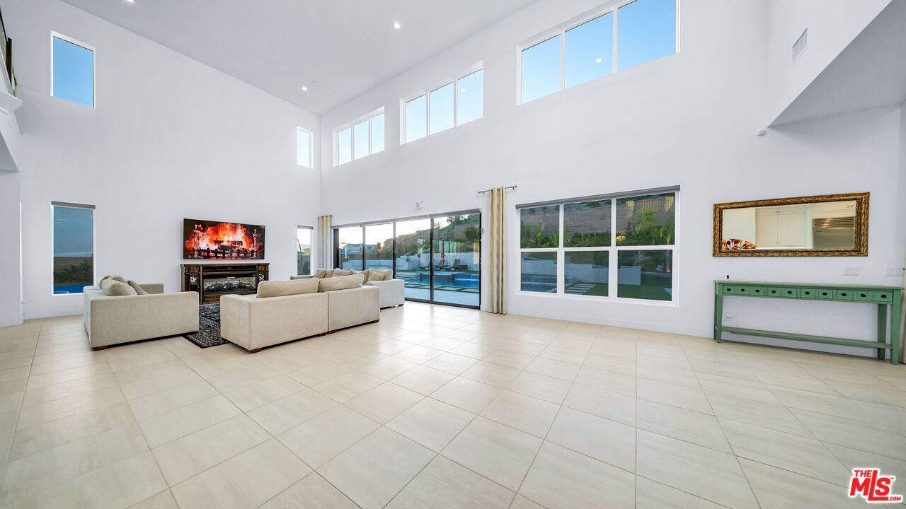 Fireplace, Interior, Living room, Recessed Lighting