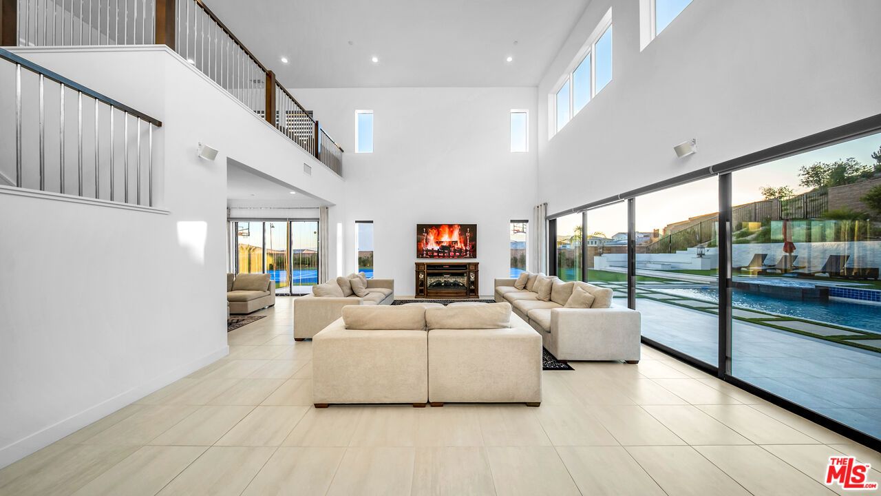 Fireplace, Interior, Living room, Recessed Lighting, Water