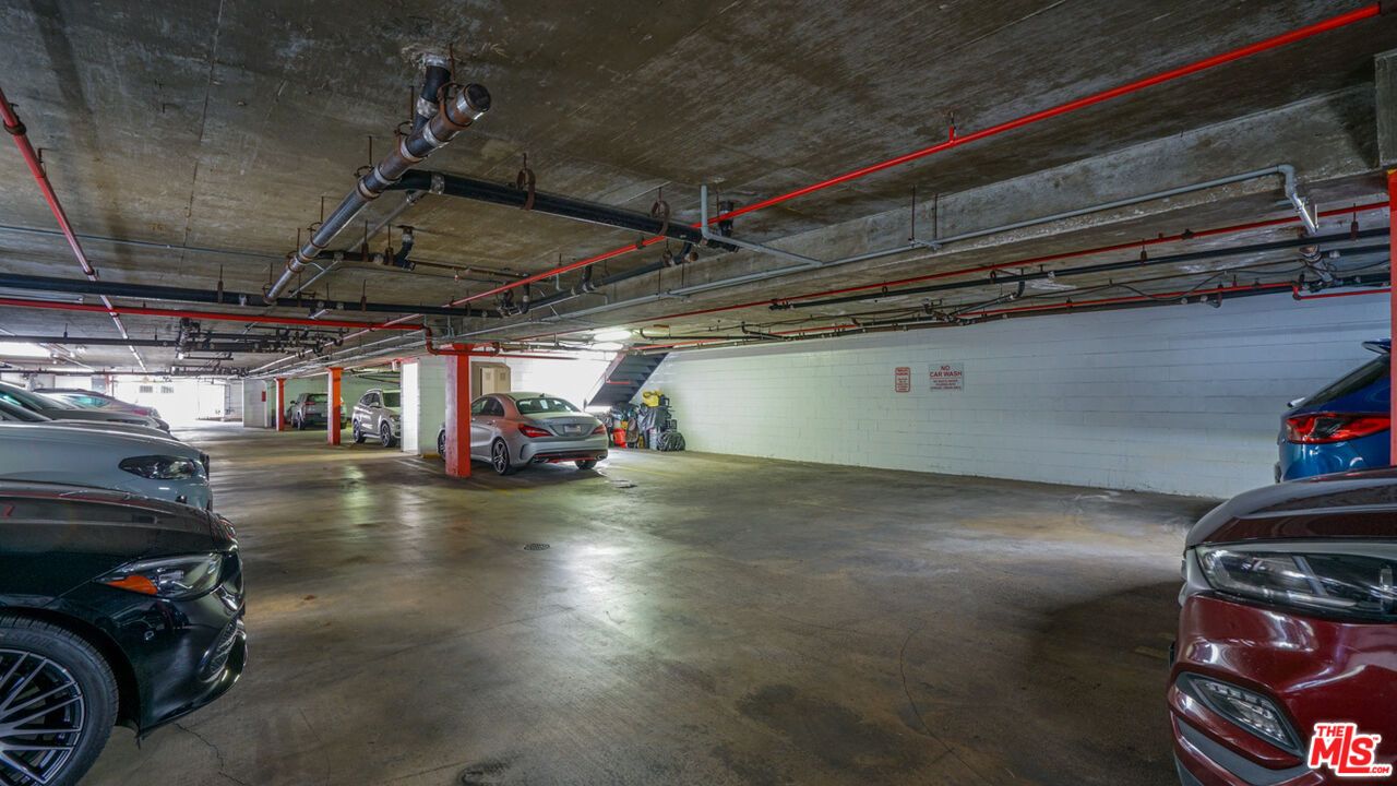 Garage, Interior