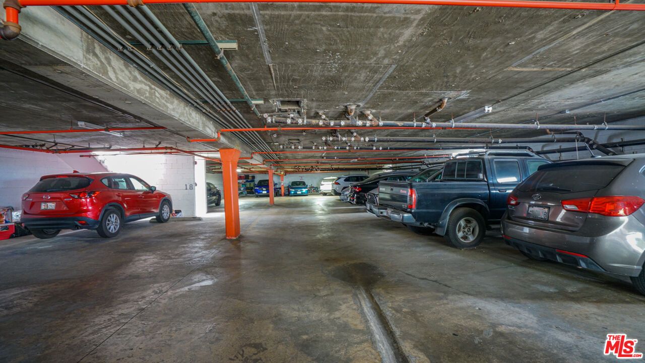 Garage, Interior