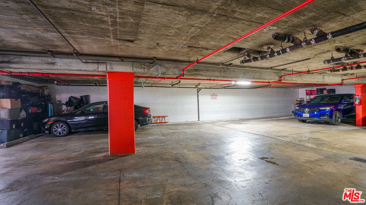 Garage, Interior