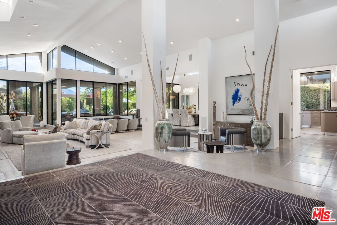 Interior, Living room, Pendant Lights, Recessed Lighting