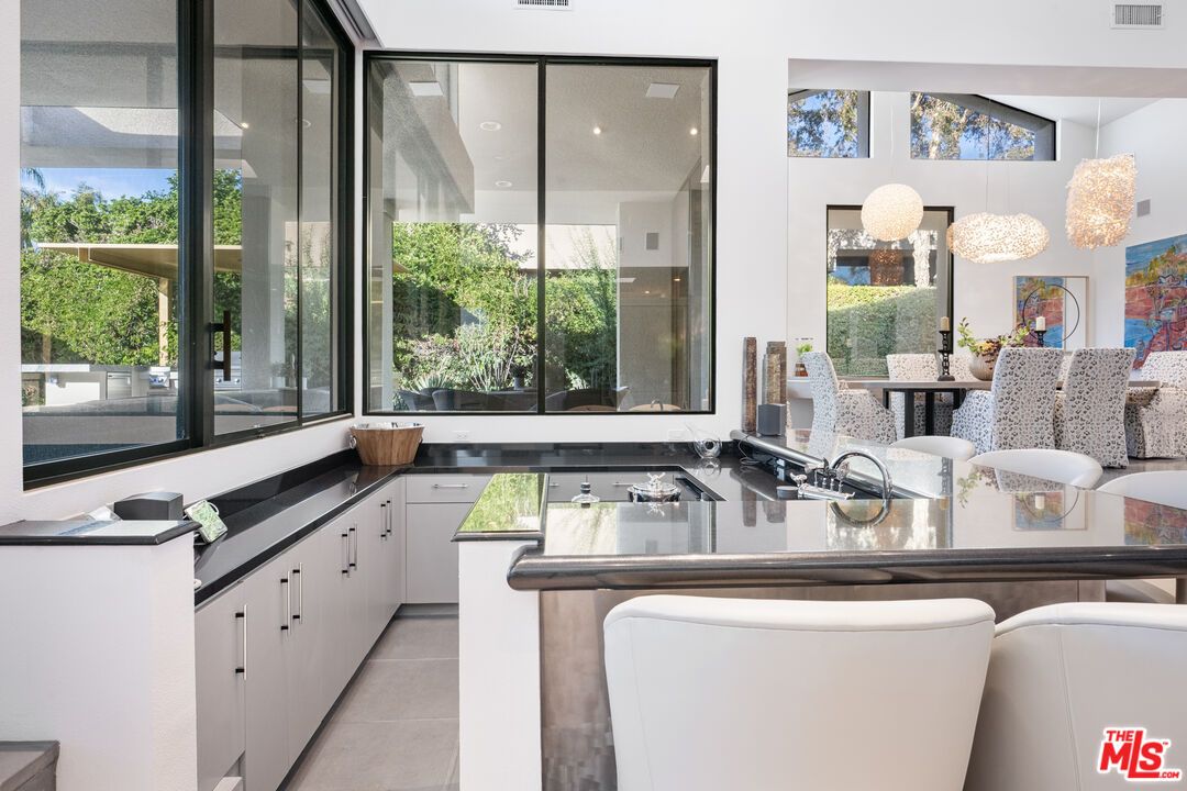 Dining room, Interior, Pendant Lights, Recessed Lighting