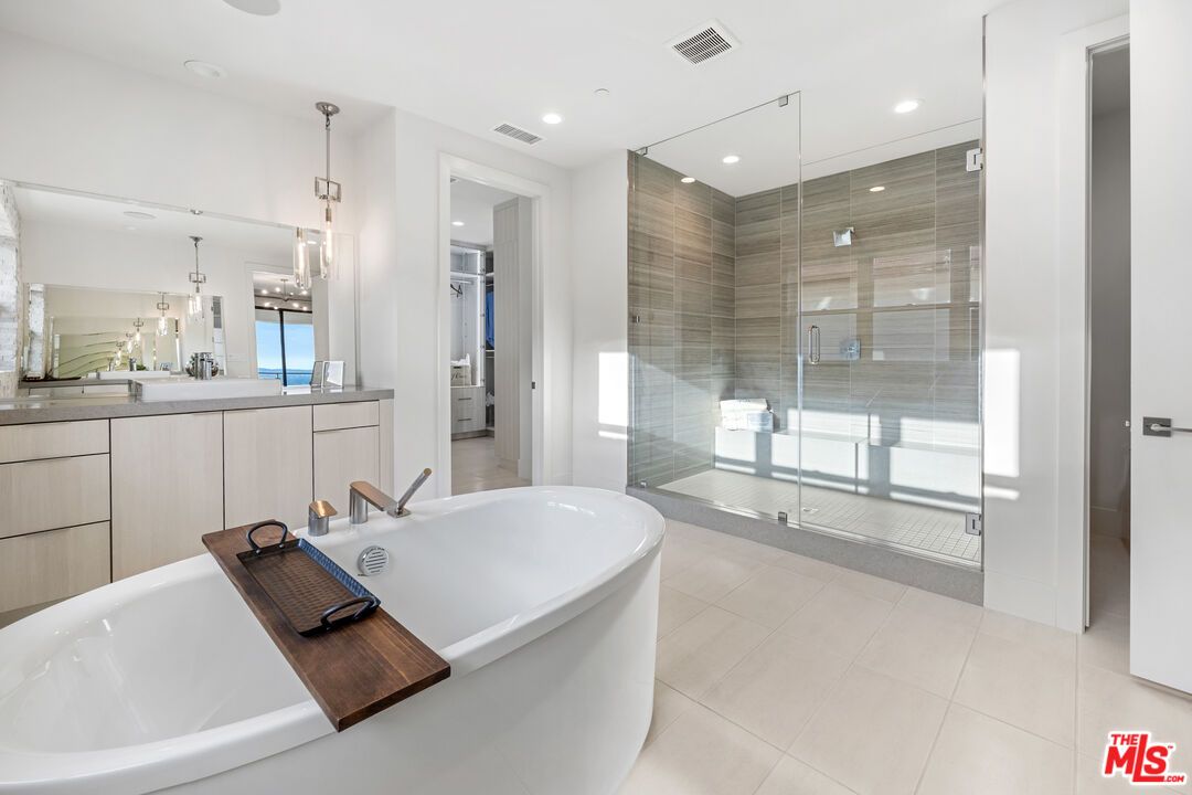 Bathroom, Free Standing Baths, Glass Shower, Interior, Pendant Lights, Recessed Lighting