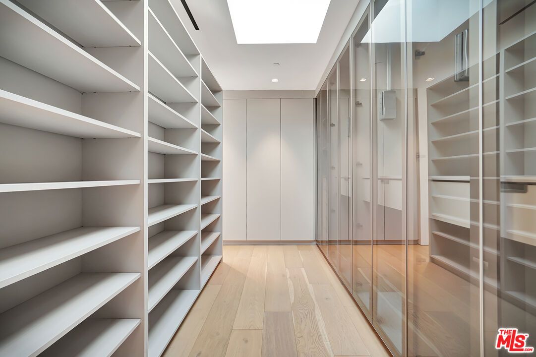 Interior, Recessed Lighting, Walk-in Closets, Wood Texture Flooring