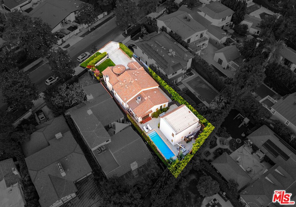 Exterior, Drone