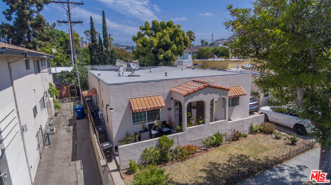 Exterior, Drone