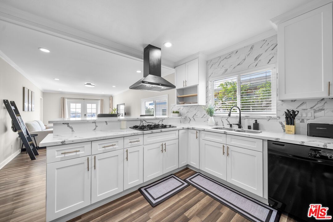 Interior, Kitchen, Marble Walls, Recessed Lighting, Wood Texture Flooring